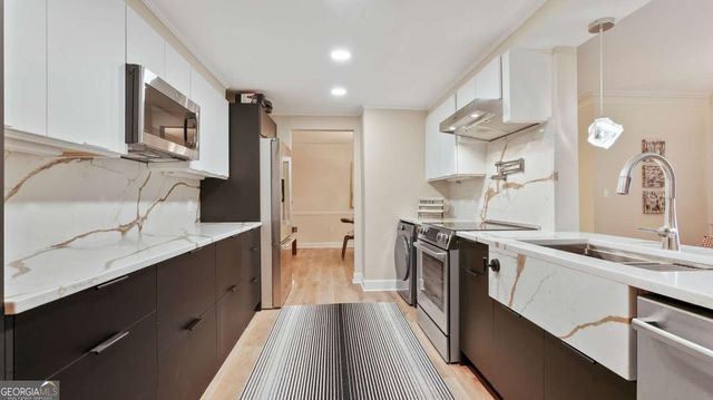 2637 Peachtree Road NE 207, Atlanta, GA 30305