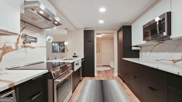 2637 Peachtree Road NE 207, Atlanta, GA 30305