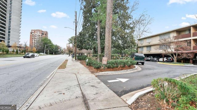 2637 Peachtree Road NE 207, Atlanta, GA 30305