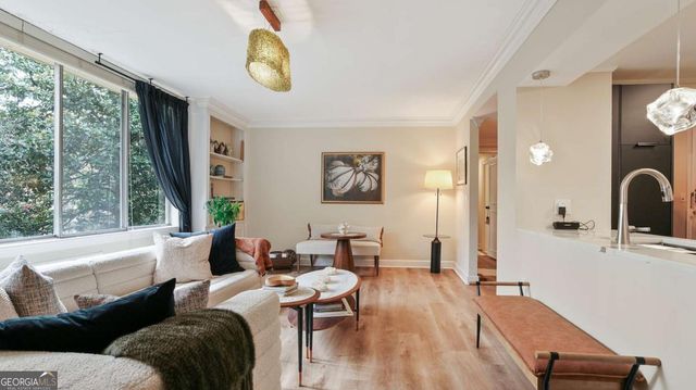 2637 Peachtree Road NE 207, Atlanta, GA 30305