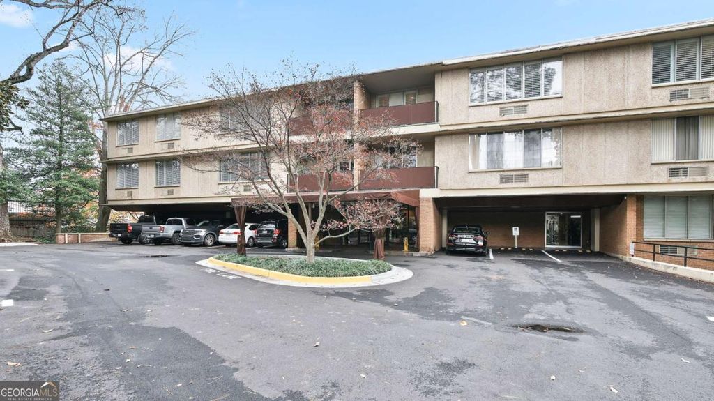 2637 Peachtree Road NE 207, Atlanta, GA 30305