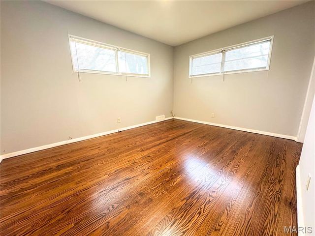 1629 Mowbry Lane, St Louis, MO 63136