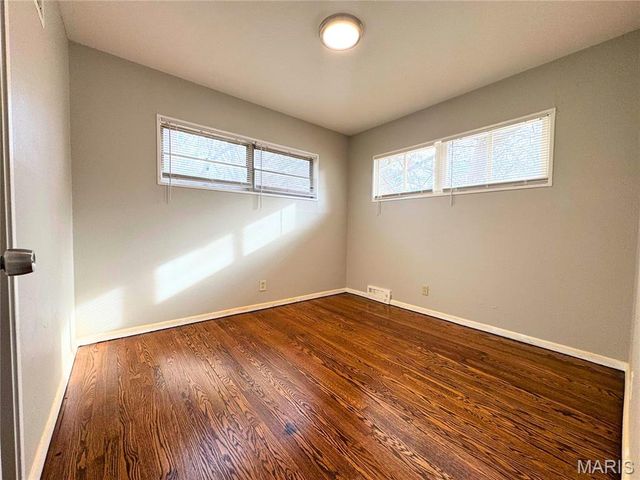 1629 Mowbry Lane, St Louis, MO 63136