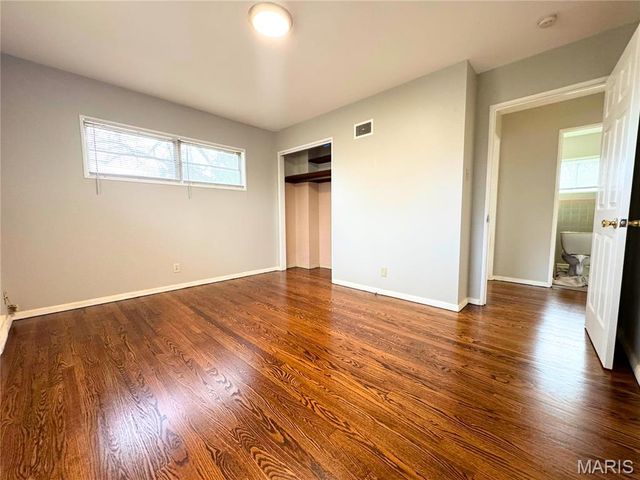 1629 Mowbry Lane, St Louis, MO 63136