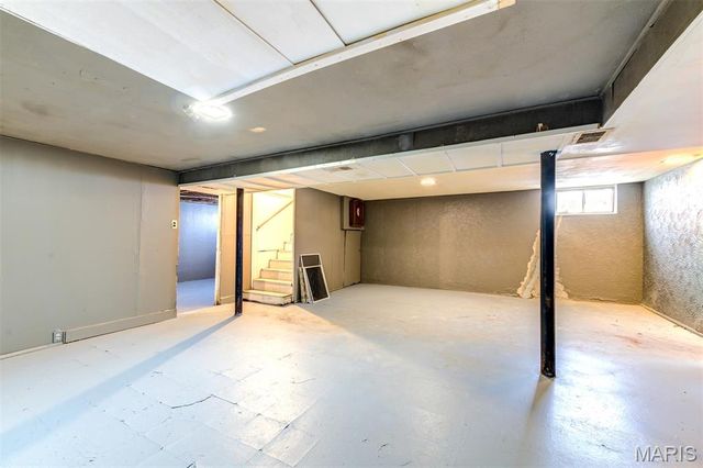 1629 Mowbry Lane, St Louis, MO 63136