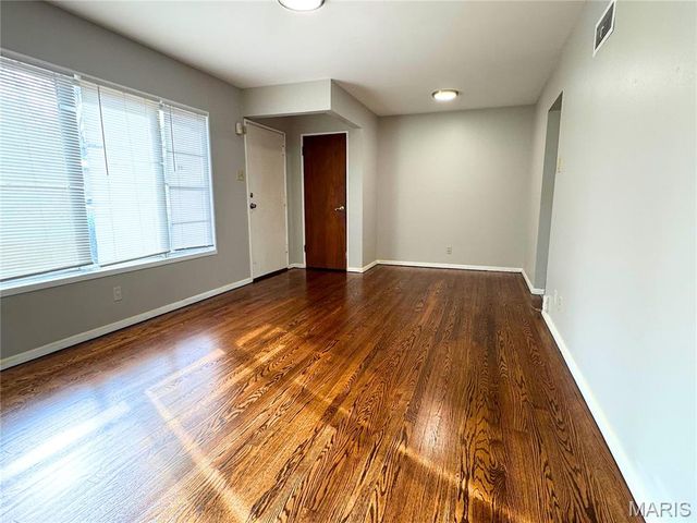 1629 Mowbry Lane, St Louis, MO 63136