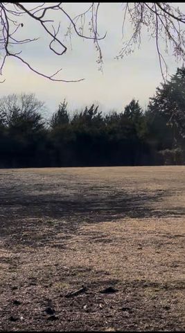 295 Oakwood Drive, Lancaster, TX 75146