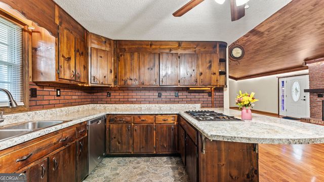 163 Portland Circle, Aragon, GA 30104