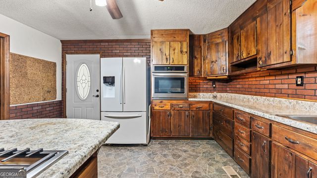 163 Portland Circle, Aragon, GA 30104