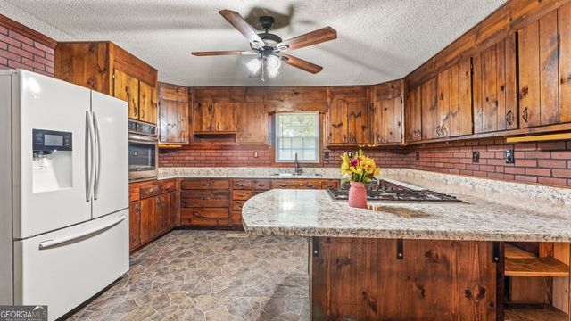 163 Portland Circle, Aragon, GA 30104