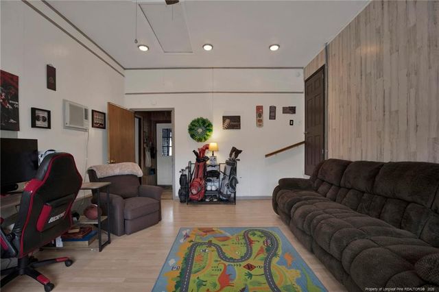 6863 Beaverstone Drive, Fayetteville, NC 28314