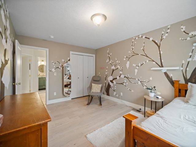 8040 N FIVE MILE Rd, Spokane, WA 99208