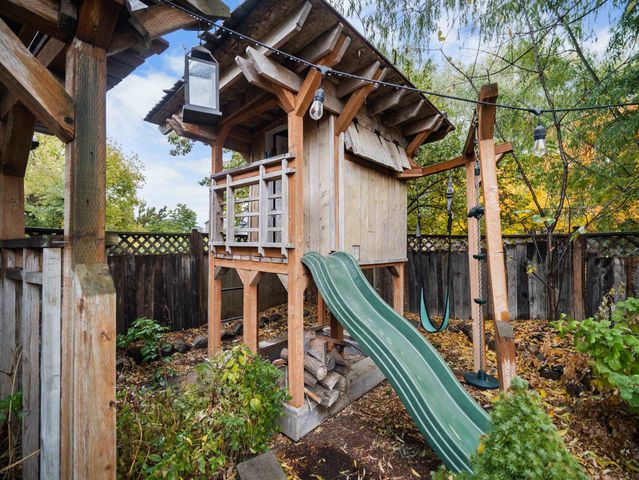 8040 N FIVE MILE Rd, Spokane, WA 99208
