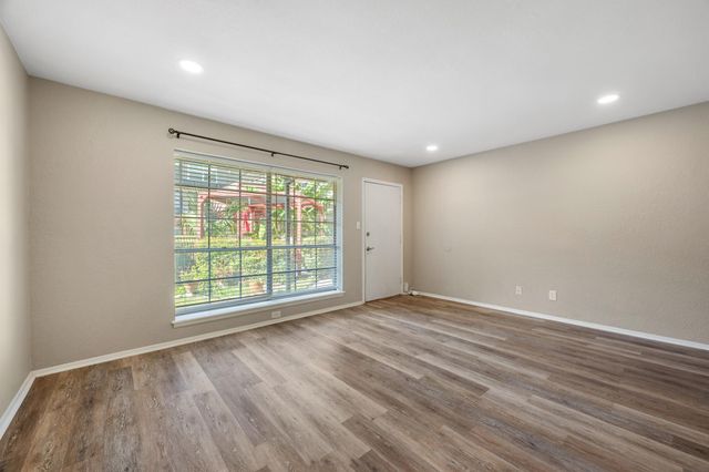 2425 Ashdale DR 29, Austin, TX 78757