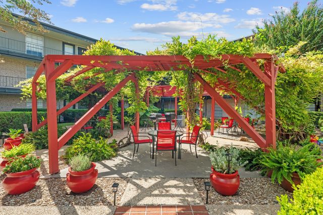 2425 Ashdale DR 29, Austin, TX 78757