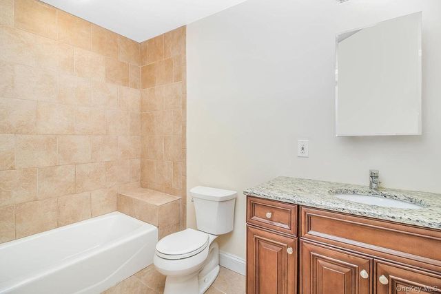 18 Via Trenta Court, Yonkers, NY 10710