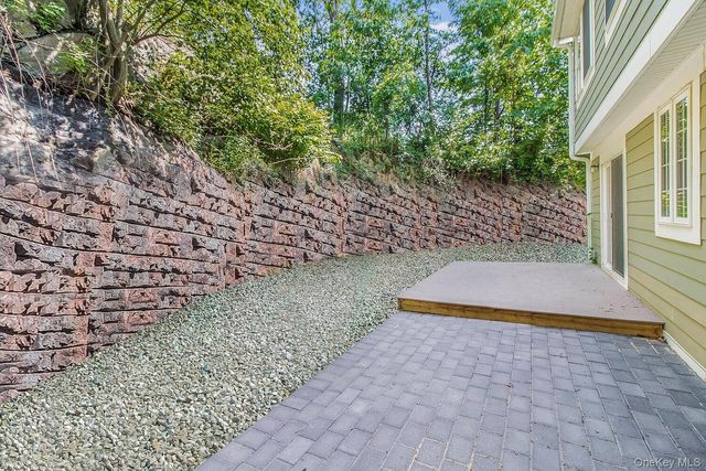 18 Via Trenta Court, Yonkers, NY 10710