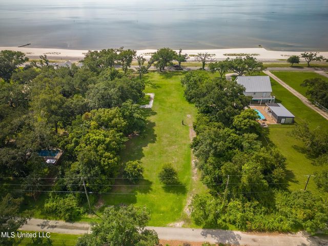 936 E Beach Boulevard, Long Beach, MS 39560