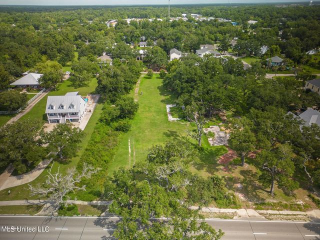 936 E Beach Boulevard, Long Beach, MS 39560
