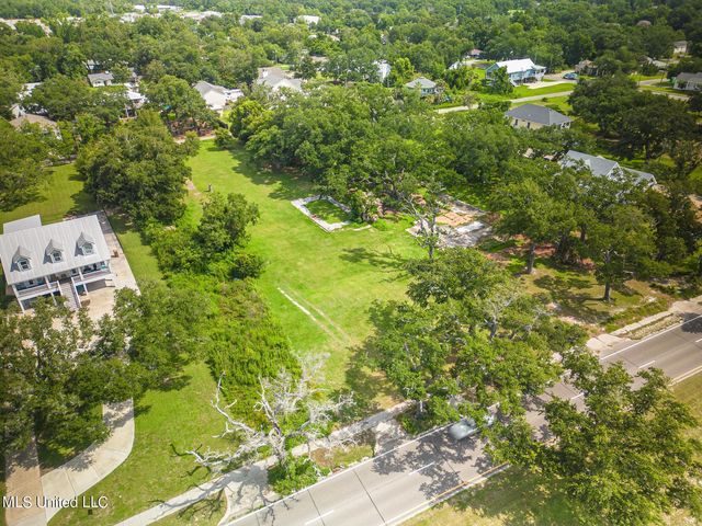 936 E Beach Boulevard, Long Beach, MS 39560