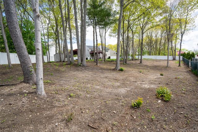 120 Pheasant Circle, Brentwood, NY 11717