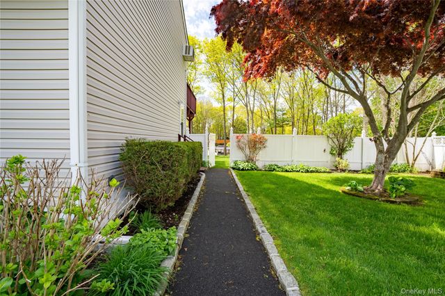 120 Pheasant Circle, Brentwood, NY 11717