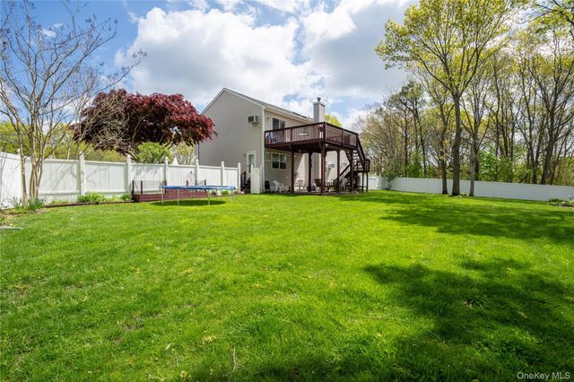 120 Pheasant Circle, Brentwood, NY 11717