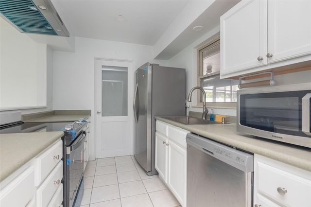 11343 87TH AVENUE, Seminole, FL 33772