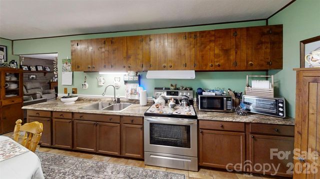 81 Pine Mount Road, Weaverville, NC 28787
