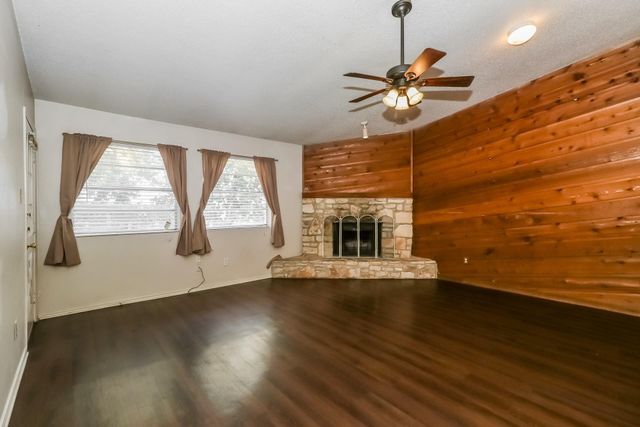 1002 Country Aire DR, Round Rock, TX 78664