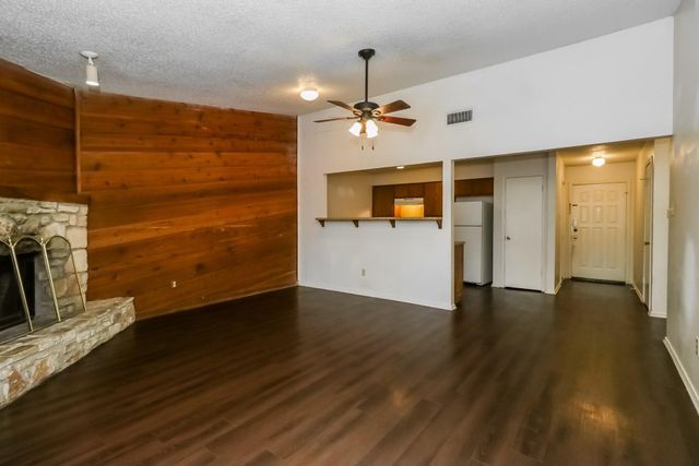 1002 Country Aire DR, Round Rock, TX 78664