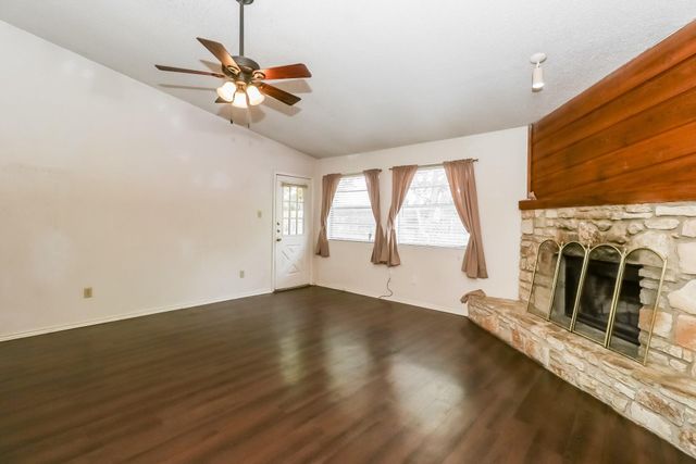 1002 Country Aire DR, Round Rock, TX 78664