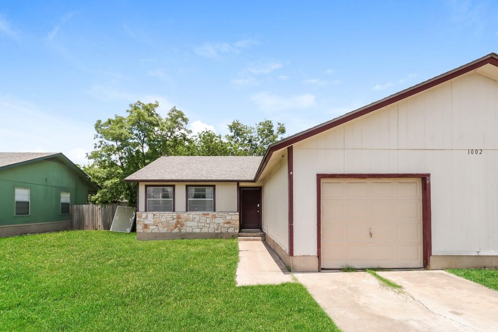 1002 Country Aire DR, Round Rock, TX 78664