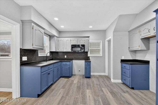 624 Carlton Street, Toledo, OH 43609