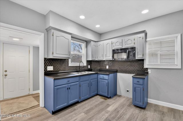 624 Carlton Street, Toledo, OH 43609