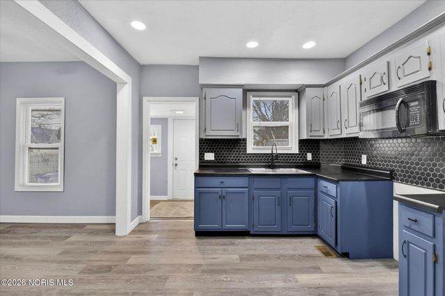 624 Carlton Street, Toledo, OH 43609