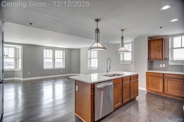 525 W LAFAYETTE Boulevard 18D, Detroit, MI 48226