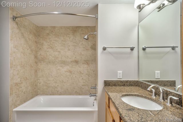 525 W LAFAYETTE Boulevard 18D, Detroit, MI 48226