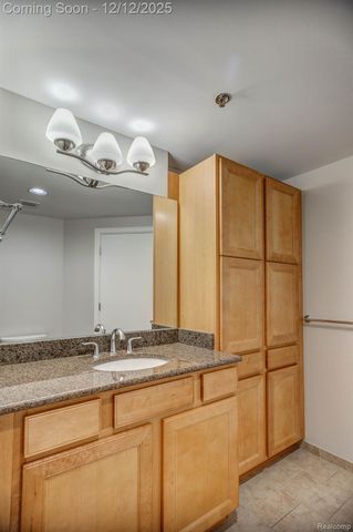 525 W LAFAYETTE Boulevard 18D, Detroit, MI 48226