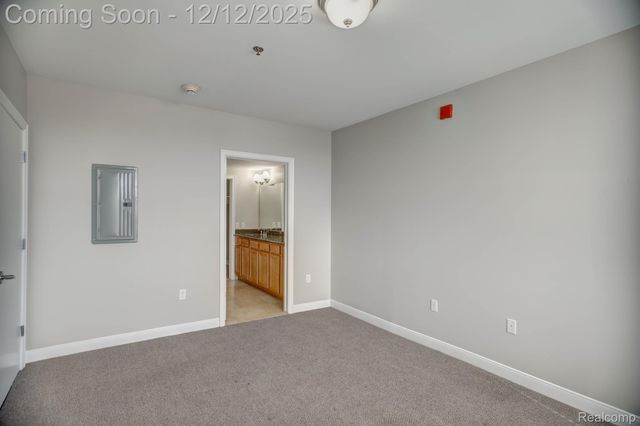 525 W LAFAYETTE Boulevard 18D, Detroit, MI 48226