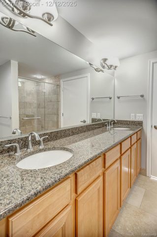 525 W LAFAYETTE Boulevard 18D, Detroit, MI 48226