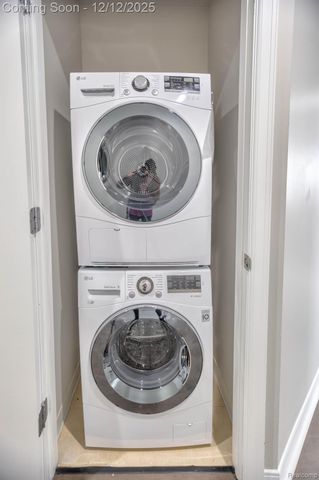 525 W LAFAYETTE Boulevard 18D, Detroit, MI 48226