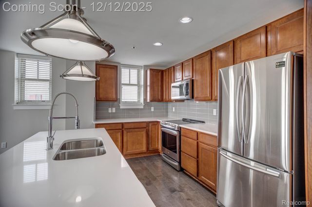 525 W LAFAYETTE Boulevard 18D, Detroit, MI 48226