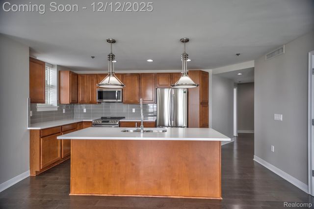 525 W LAFAYETTE Boulevard 18D, Detroit, MI 48226