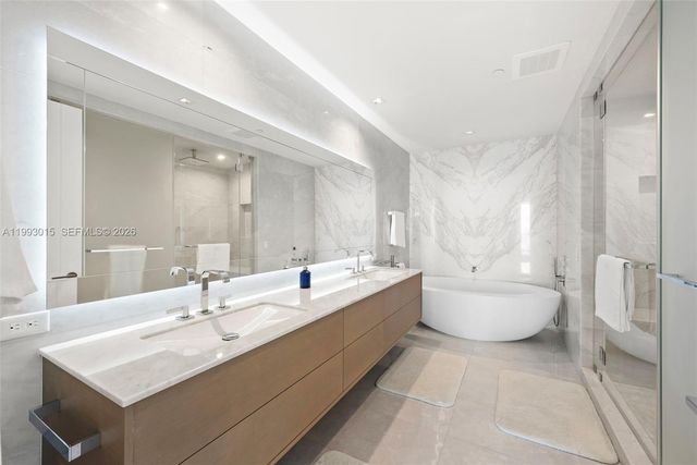 18501 Collins Ave 2504, Sunny Isles Beach, FL 33160