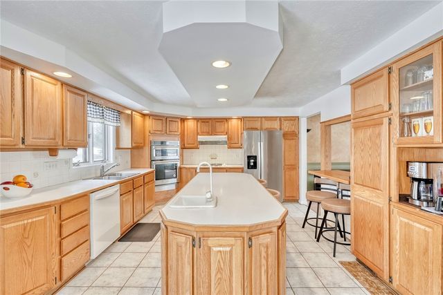 629 Guinevere Drive, Greece, NY 14626