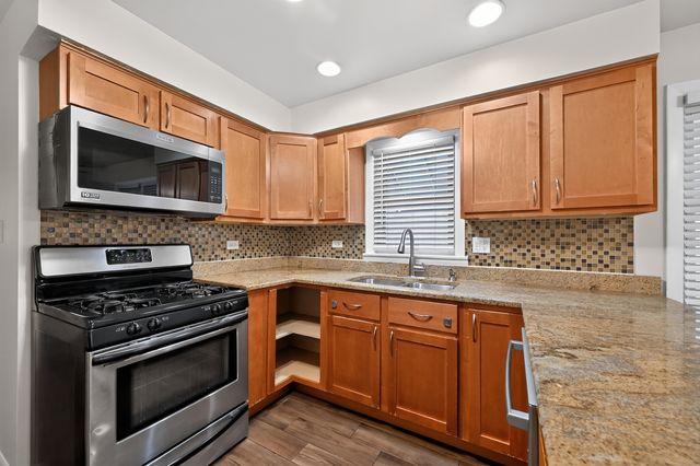 1807 N KEELER Avenue, Chicago, IL 60639