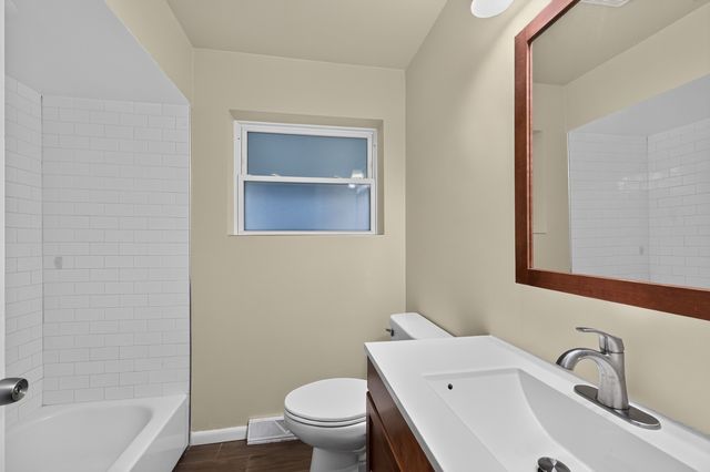 1807 N KEELER Avenue, Chicago, IL 60639