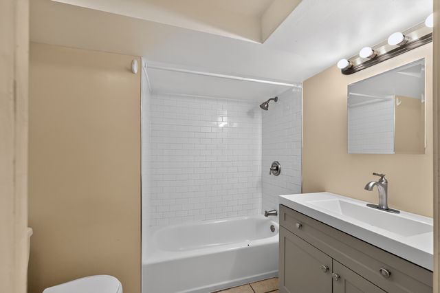 1807 N KEELER Avenue, Chicago, IL 60639