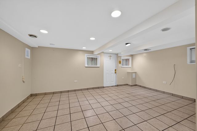 1807 N KEELER Avenue, Chicago, IL 60639